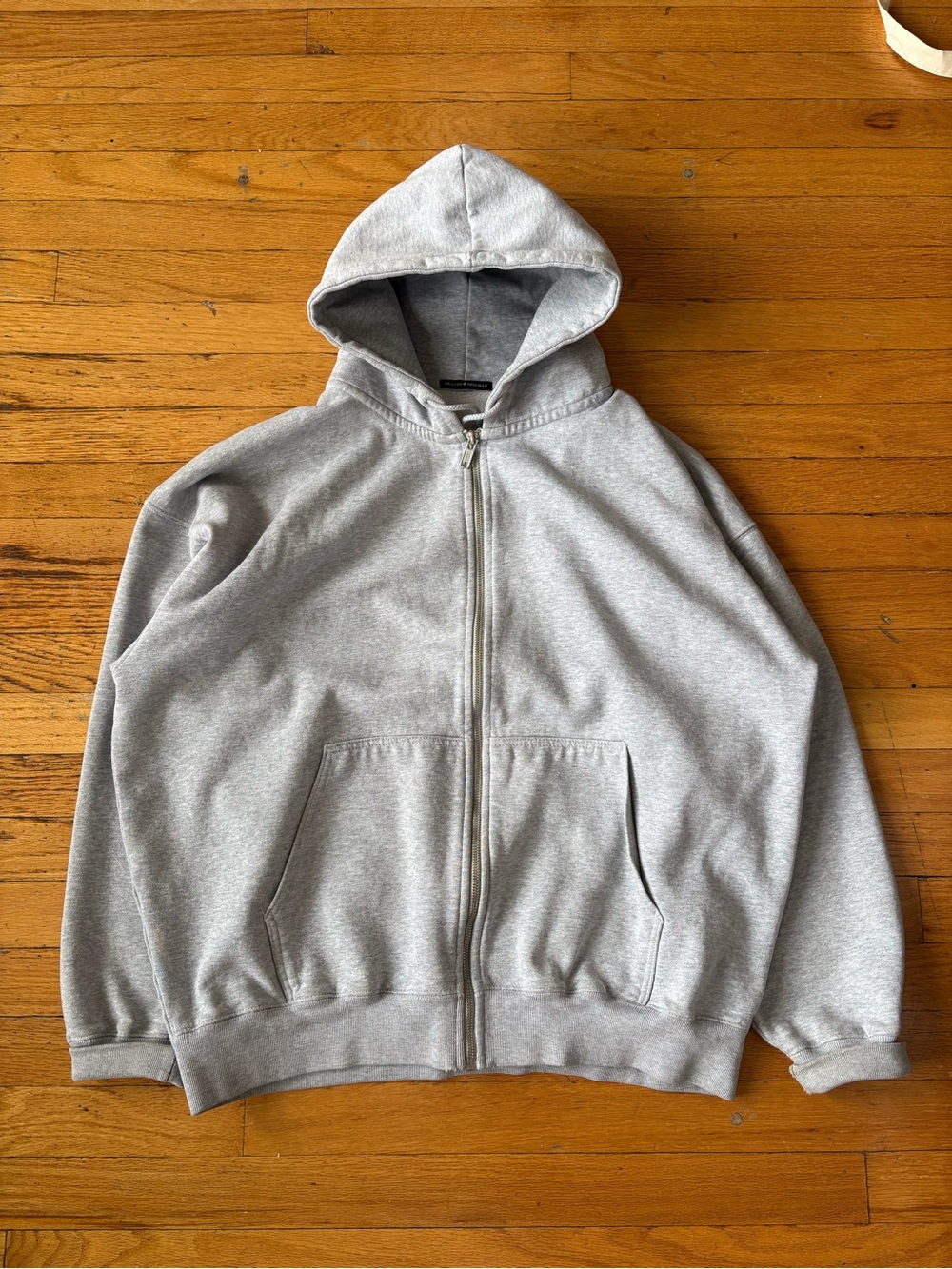 BRANDY MELVILLE HEAVYWEIGHT GREY ZIP UP HOODIE